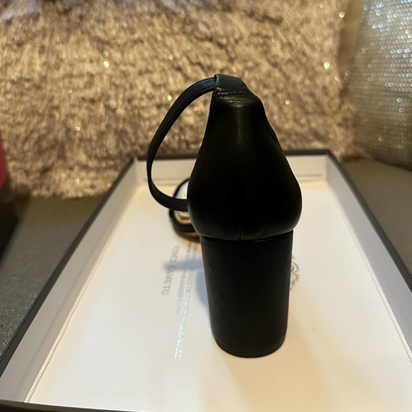 NEW Vince Camuto Sandals - 9.5 - Picture 4 of 5